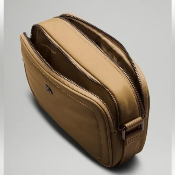 Lululemon Crossbody Camera Bag - Picture 3 of 7
